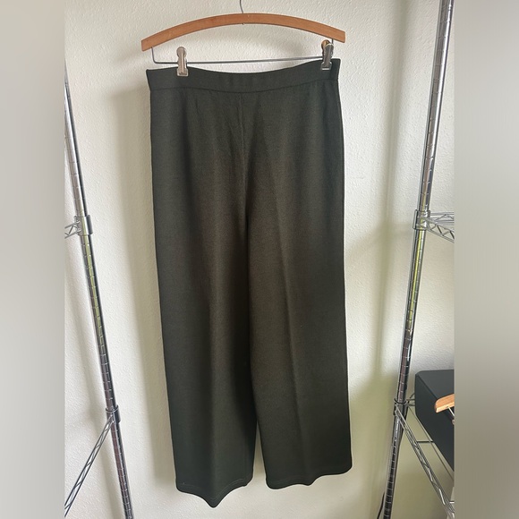 ST. JOHN 3 PIECE SWEATER PANT SET - Picture 4 of 13